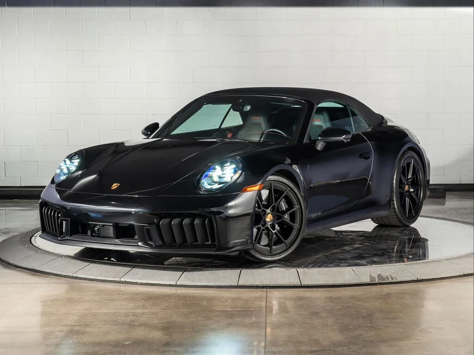 2025 Porsche 911 - Image 11 of 31