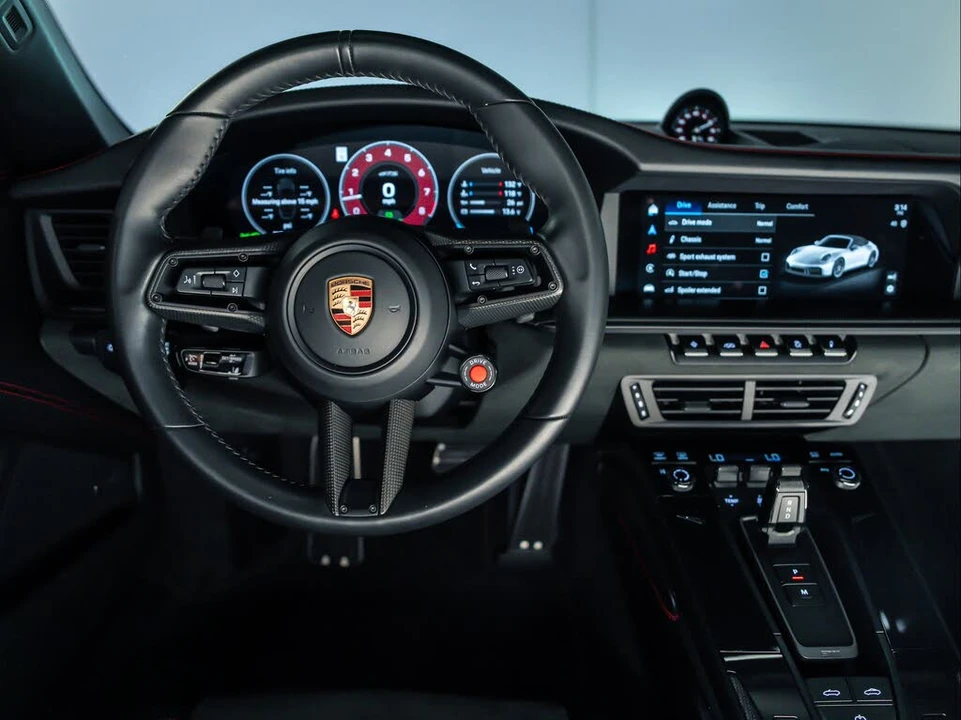 2025 Porsche 911 - Image 27 of 31