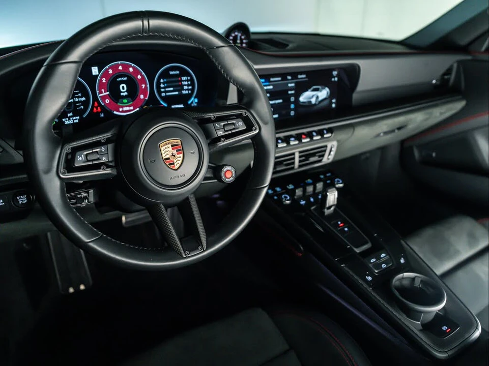 2025 Porsche 911 - Image 4 of 31