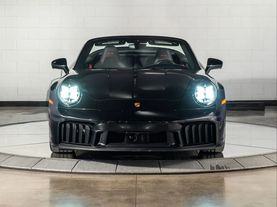 2025 Porsche 911 - Image 10 of 31