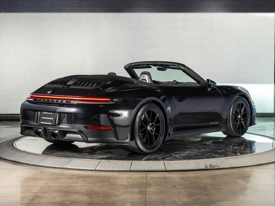 2025 Porsche 911 - Image 7 of 31