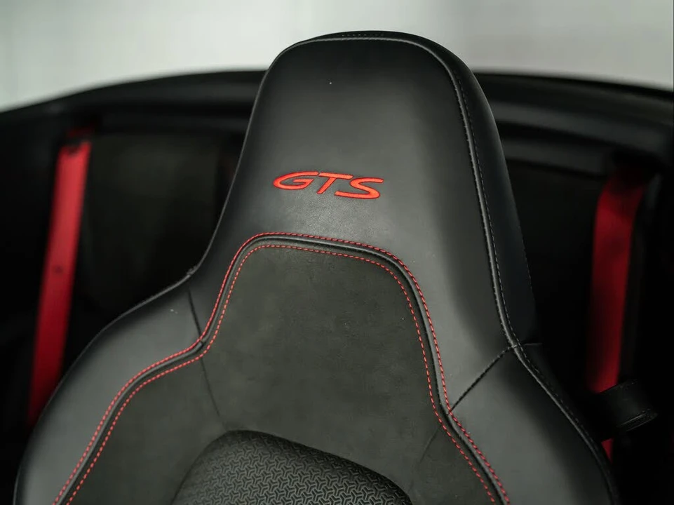2025 Porsche 911 - Image 30 of 31