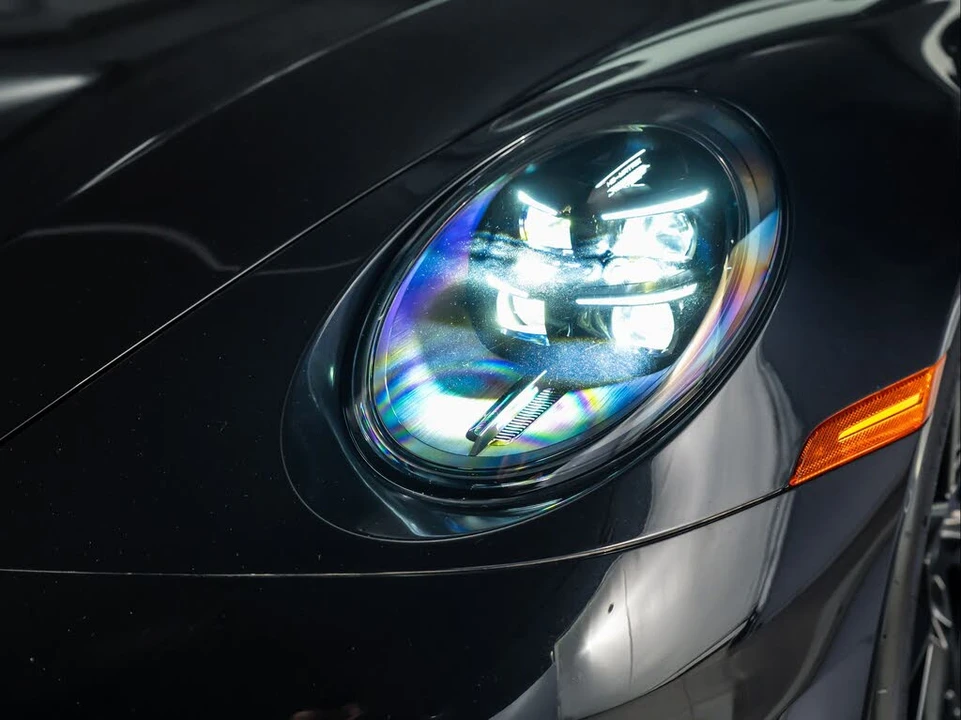 2025 Porsche 911 - Image 20 of 31