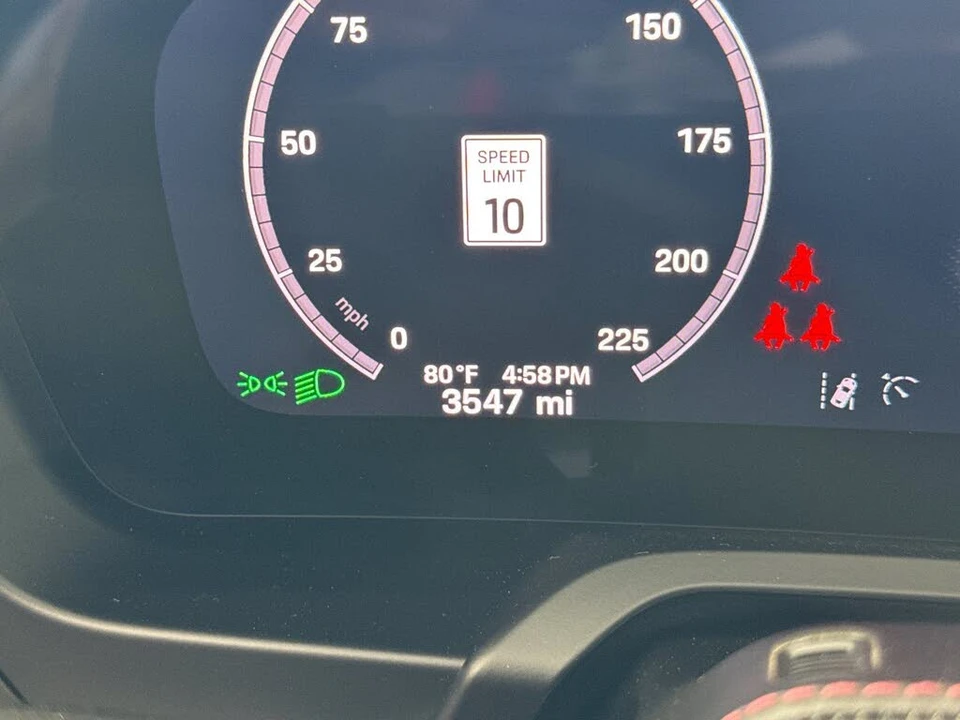 2025 Porsche 911 - Image 25 of 29