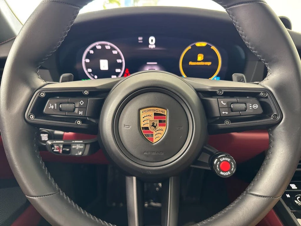 2025 Porsche 911 - Image 23 of 29