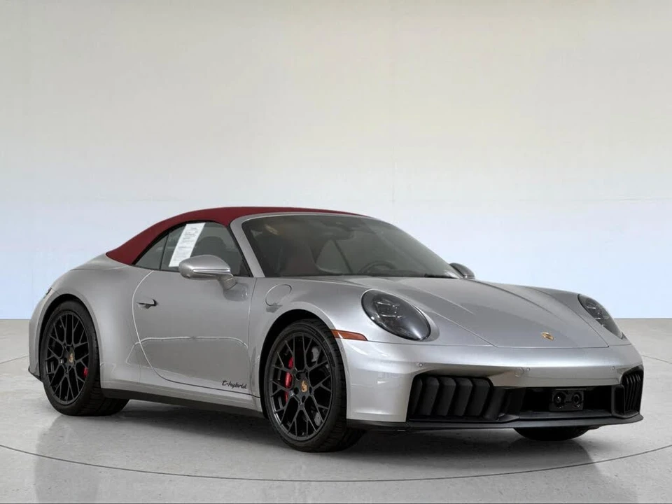 2025 Porsche 911 - Image 12 of 29