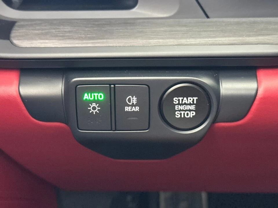 2025 Porsche 911 - Image 22 of 29