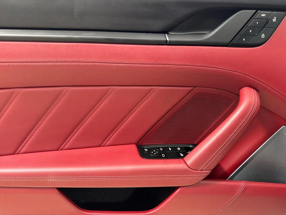 2025 Porsche 911 - Image 13 of 29