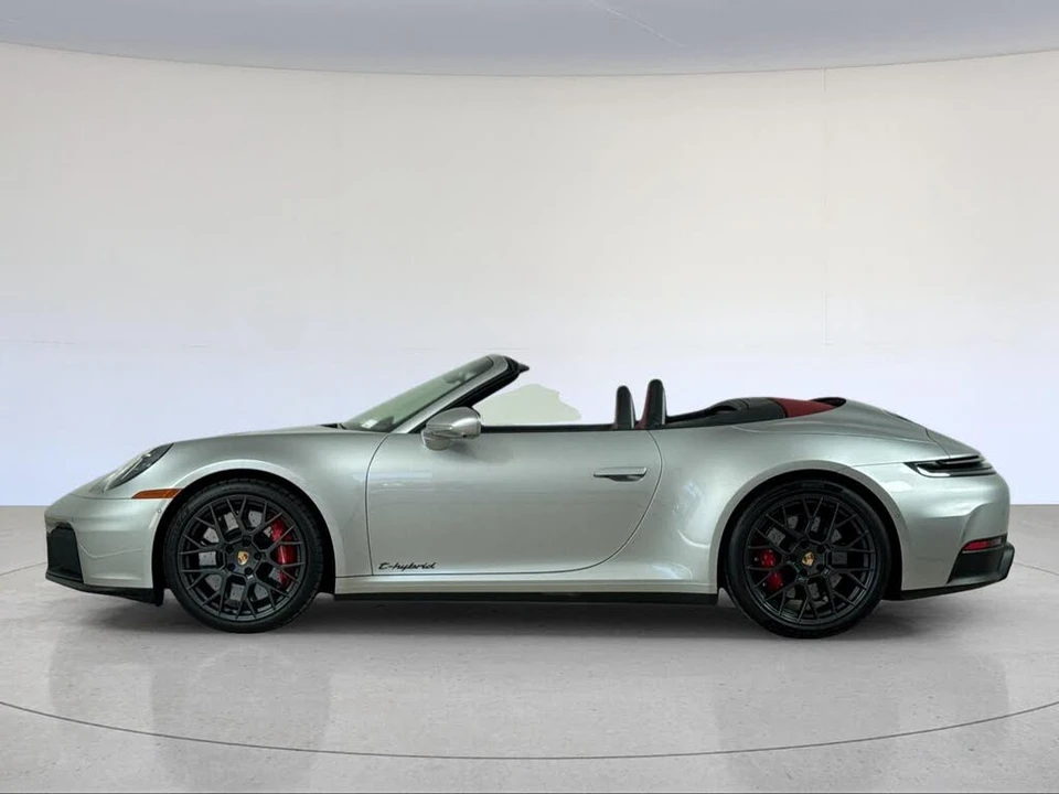 2025 Porsche 911 - Image 2 of 29