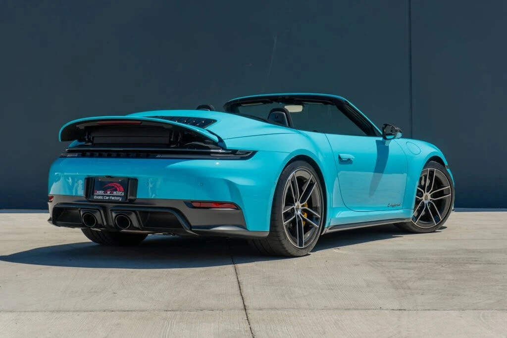 2025 Porsche 911 - Image 8 of 31