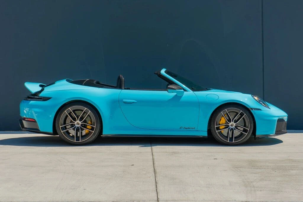 2025 Porsche 911 - Image 7 of 31
