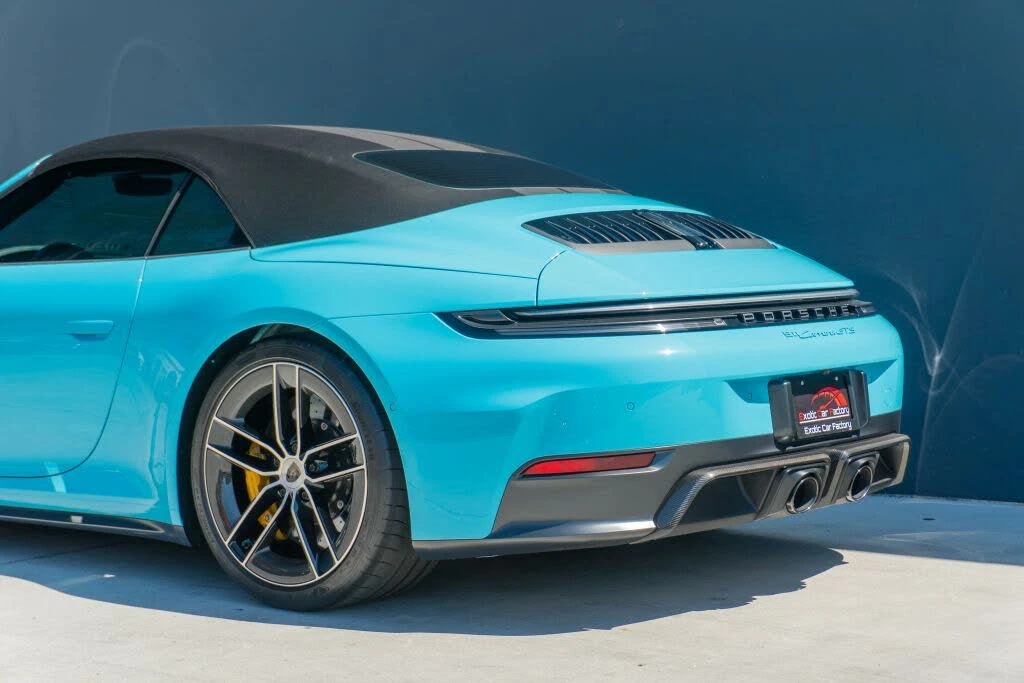 2025 Porsche 911 - Image 24 of 31