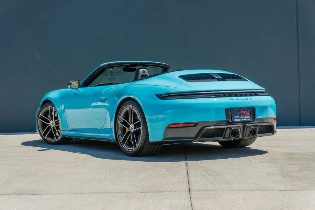 2025 Porsche 911 - Image 10 of 31