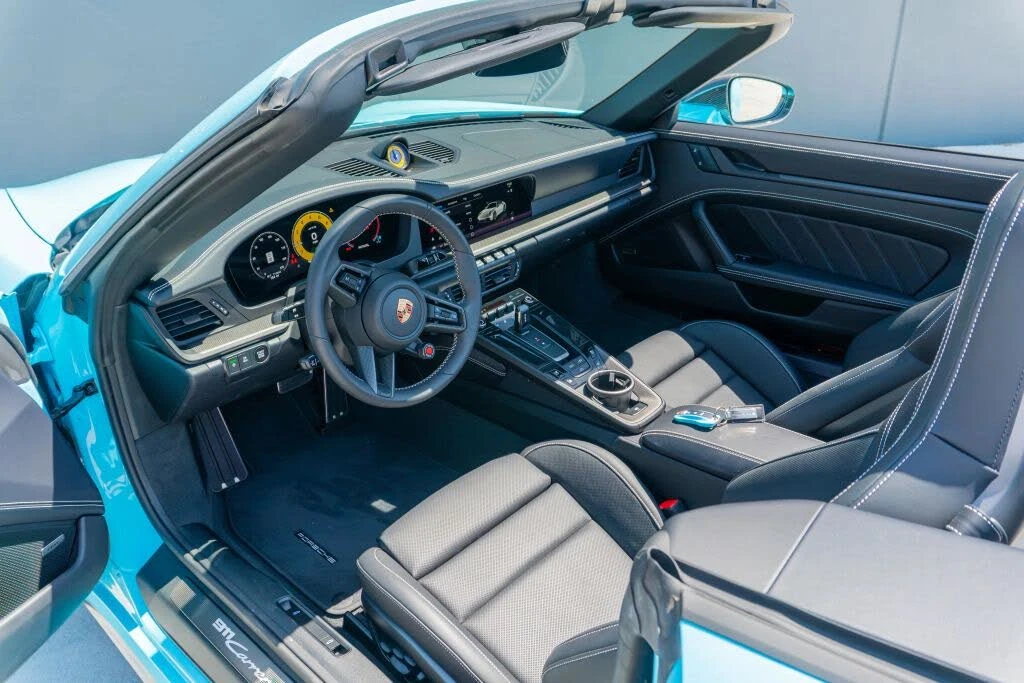 2025 Porsche 911 - Image 18 of 31