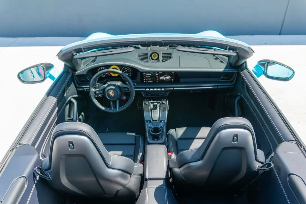 2025 Porsche 911 - Image 16 of 31