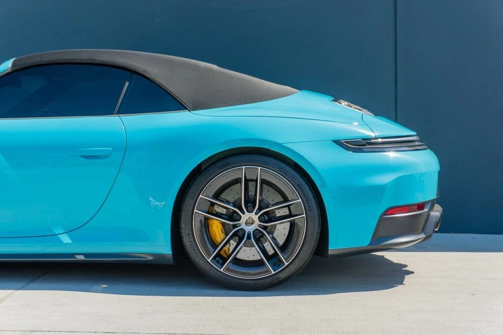 2025 Porsche 911 - Image 22 of 31