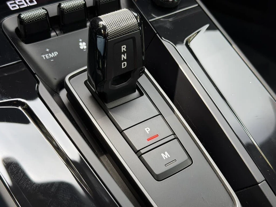 2025 Porsche 911 - Image 28 of 31