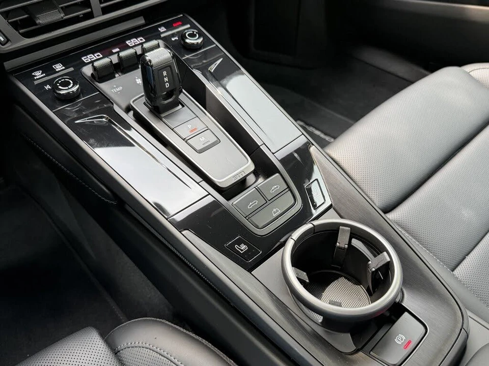 2025 Porsche 911 - Image 29 of 31