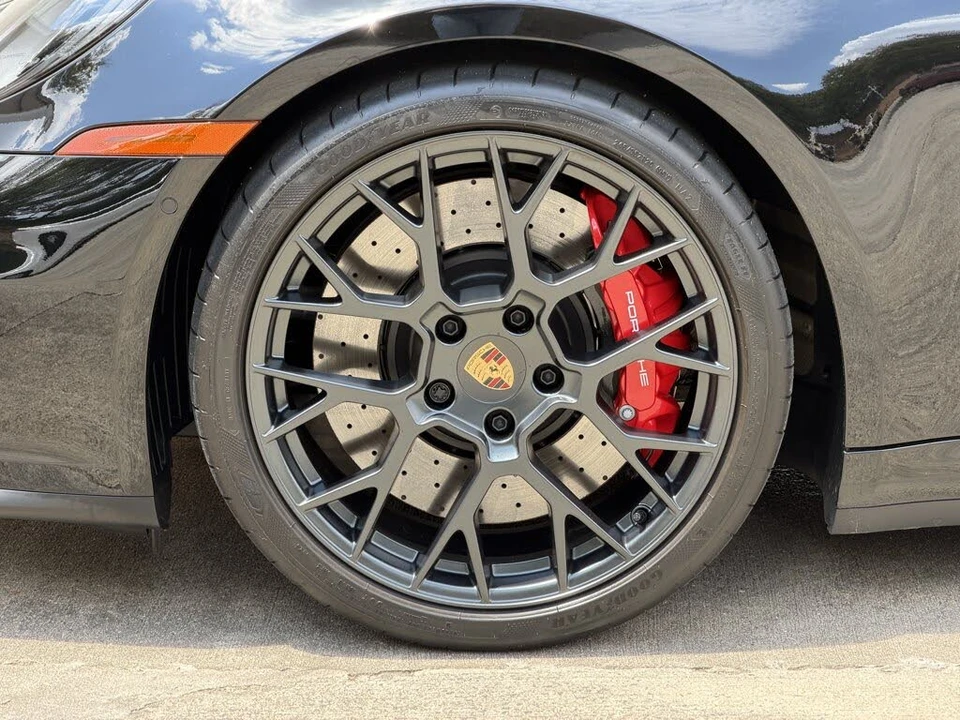 2025 Porsche 911 - Image 12 of 31