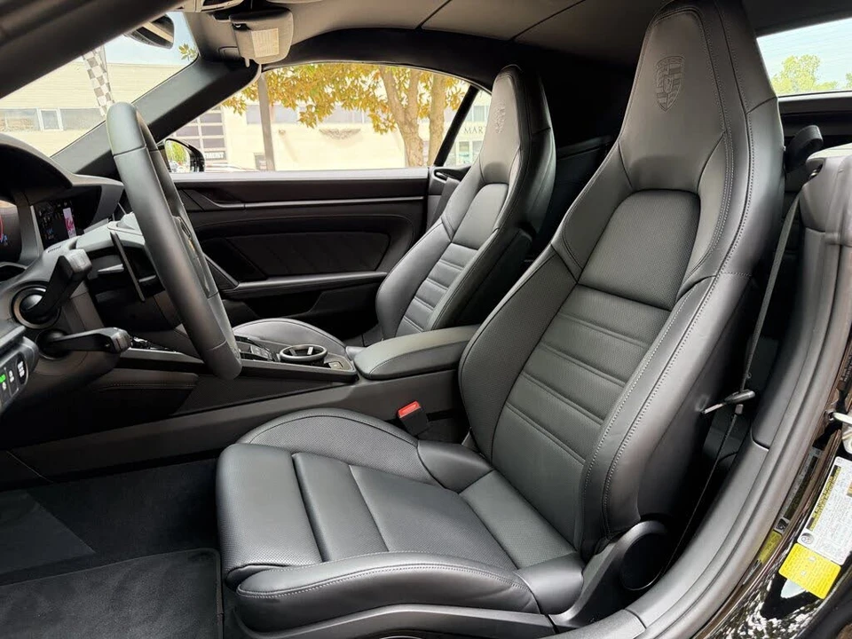 2025 Porsche 911 - Image 15 of 31