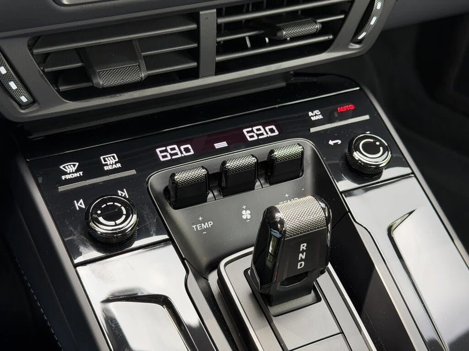 2025 Porsche 911 - Image 27 of 31