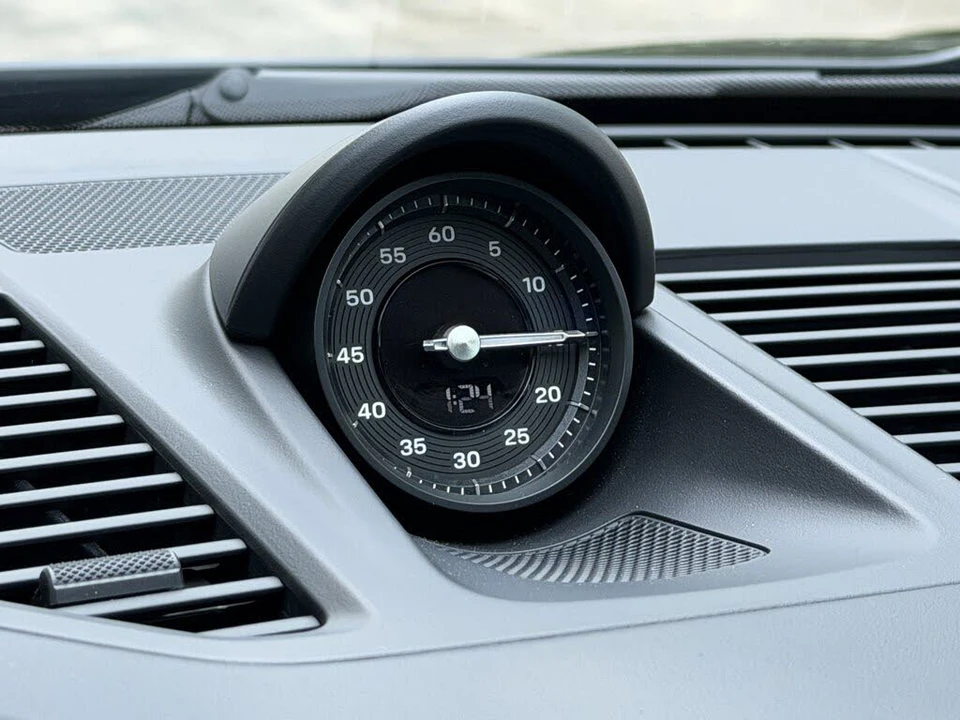 2025 Porsche 911 - Image 21 of 31