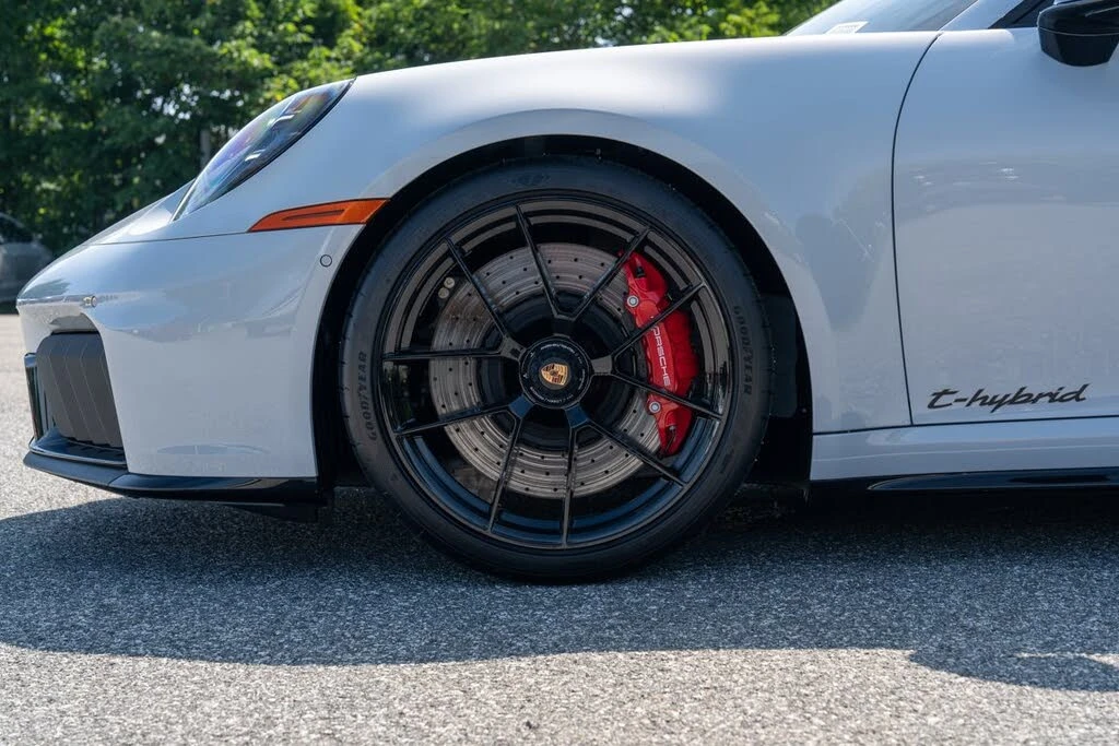 2025 Porsche 911 - Image 11 of 31