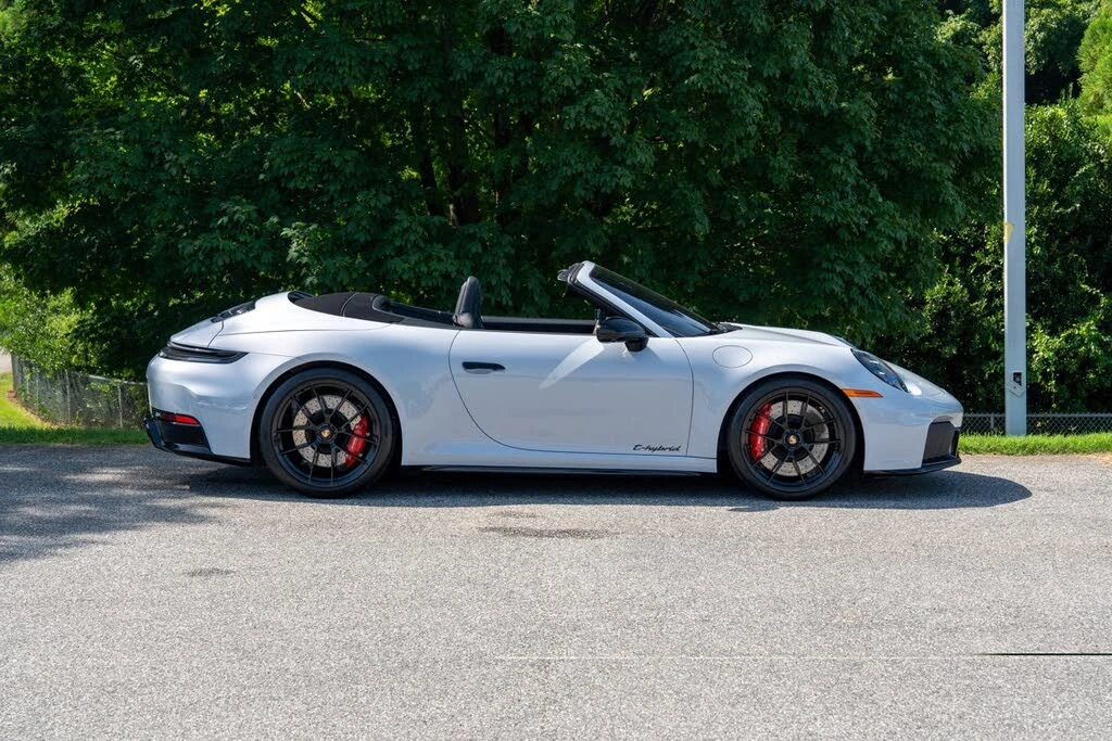 2025 Porsche 911 - Image 8 of 31