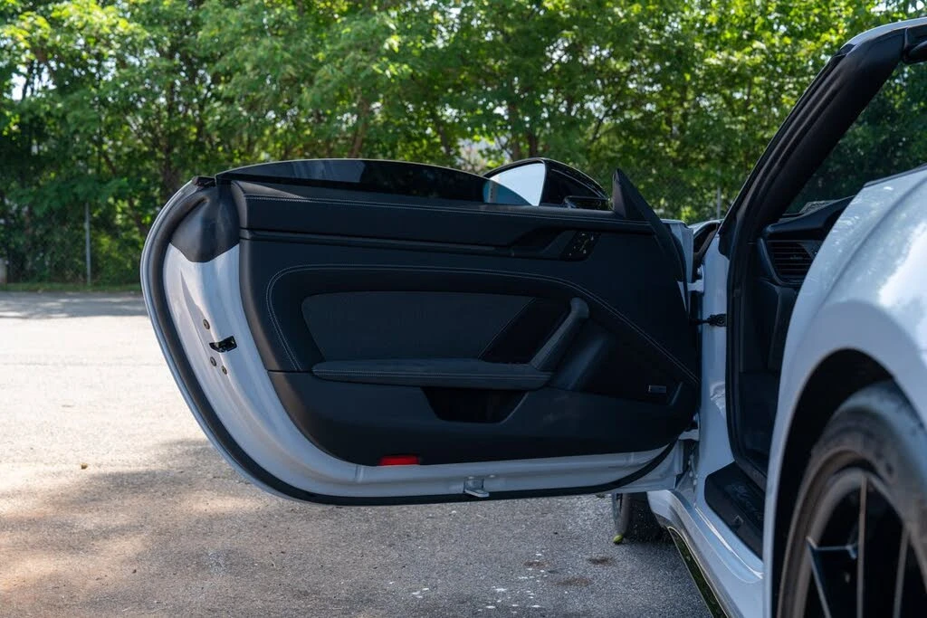 2025 Porsche 911 - Image 20 of 31