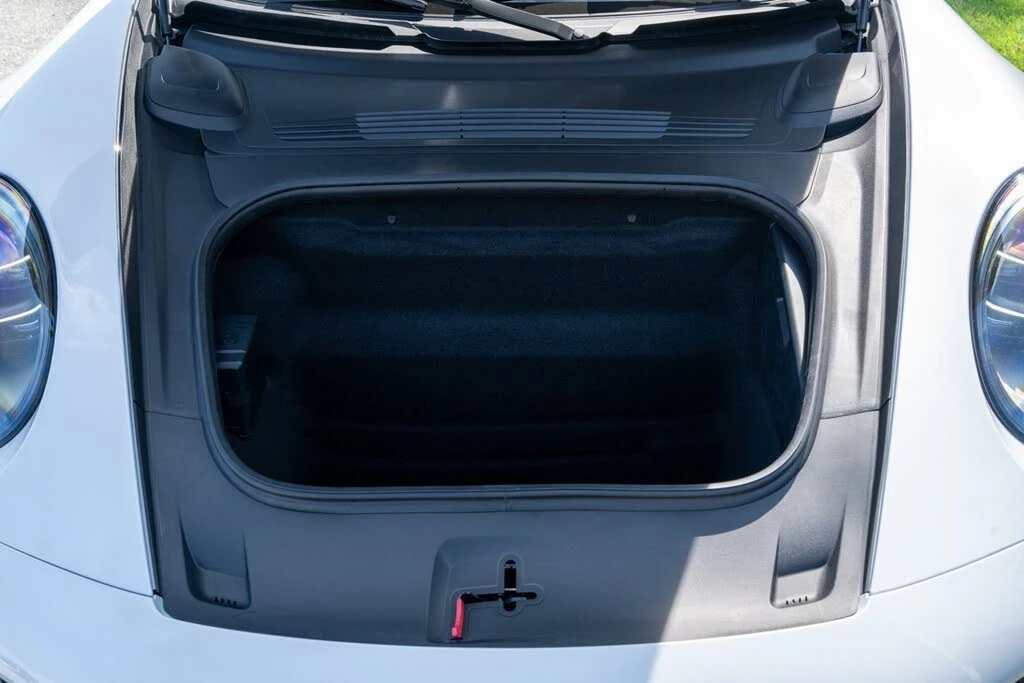 2025 Porsche 911 - Image 17 of 31