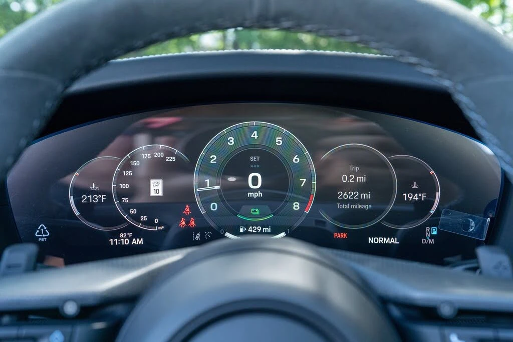 2025 Porsche 911 - Image 26 of 31