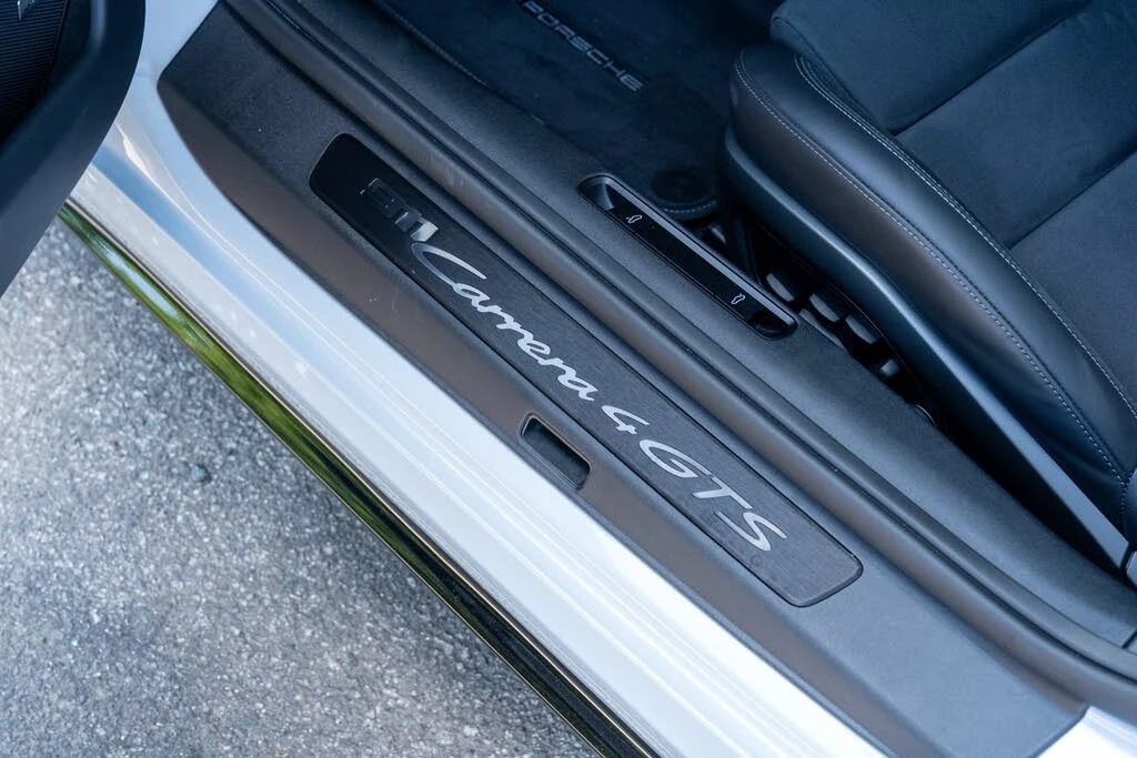 2025 Porsche 911 - Image 23 of 31