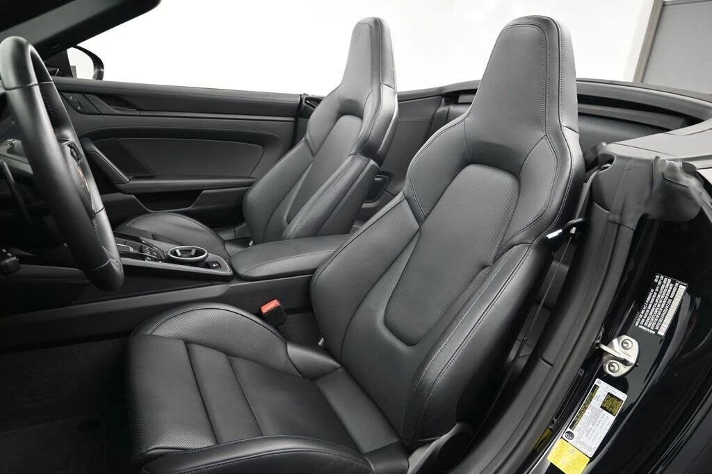 2025 Porsche 992 Carrera GTS - Image 5 of 31