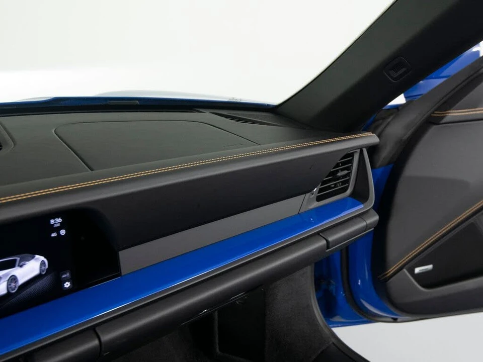 2025 Porsche 911 - Image 29 of 31