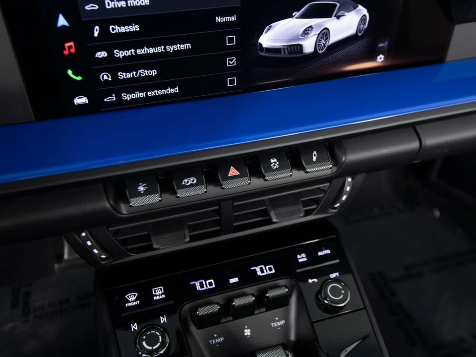 2025 Porsche 911 - Image 24 of 31