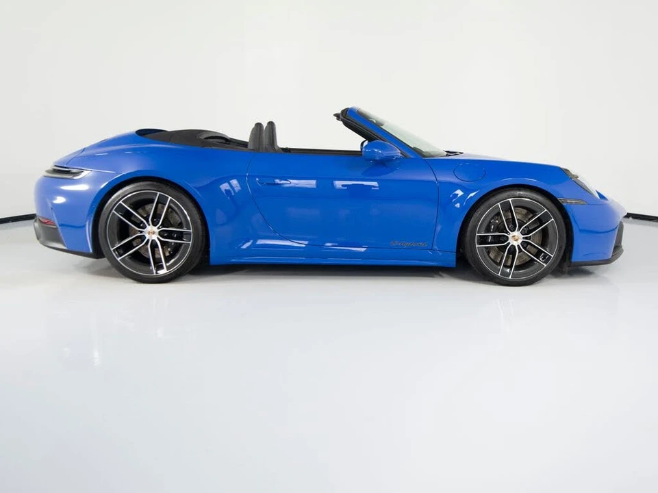 2025 Porsche 911 - Image 8 of 31