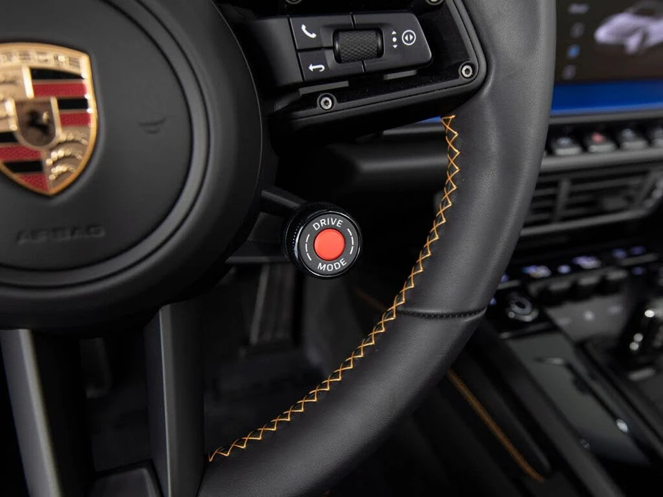 2025 Porsche 911 - Image 21 of 31