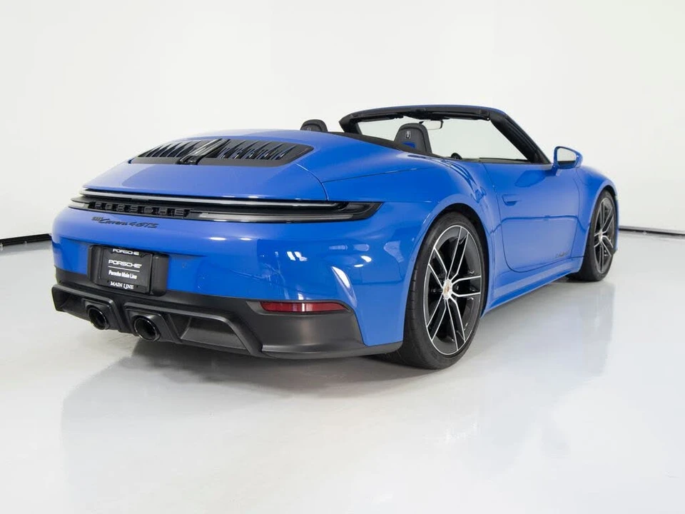 2025 Porsche 911 - Image 7 of 31