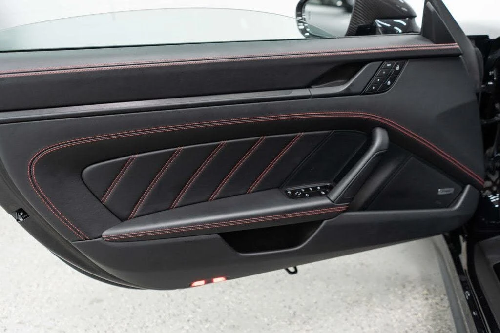 2025 Porsche 911 - Image 14 of 31