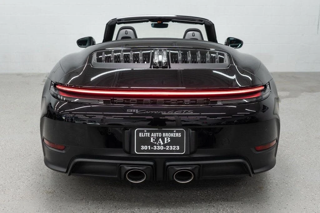 2025 Porsche 911 - Image 4 of 31