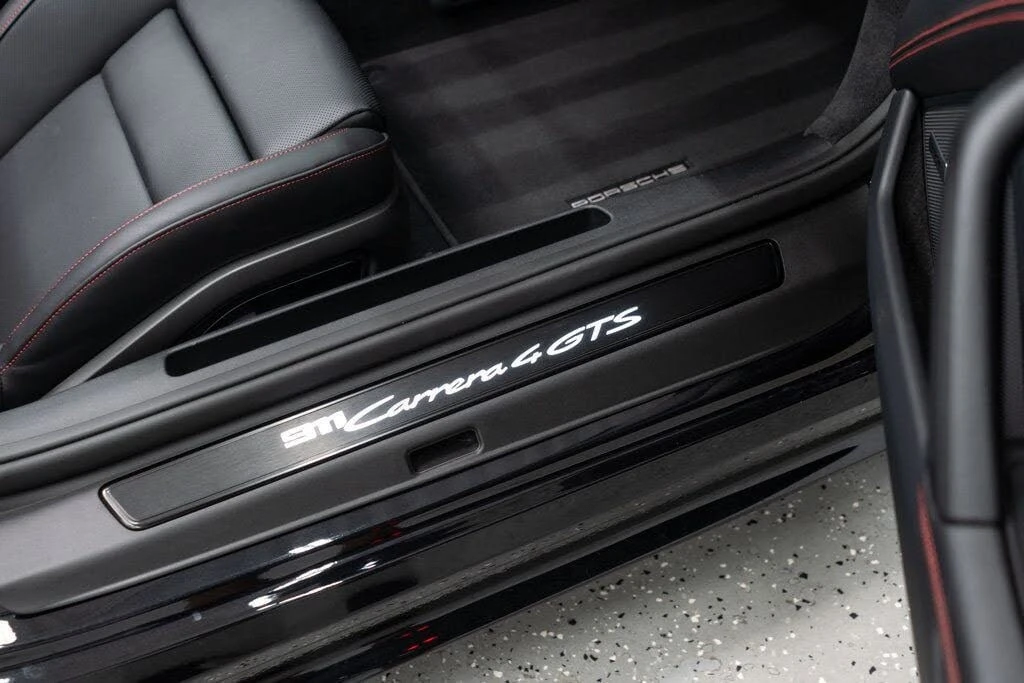 2025 Porsche 911 - Image 12 of 31