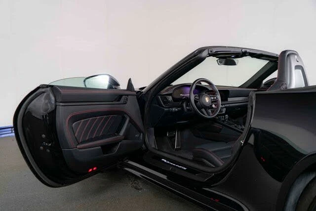 2025 Porsche 992 Carrera GTS - Image 14 of 31