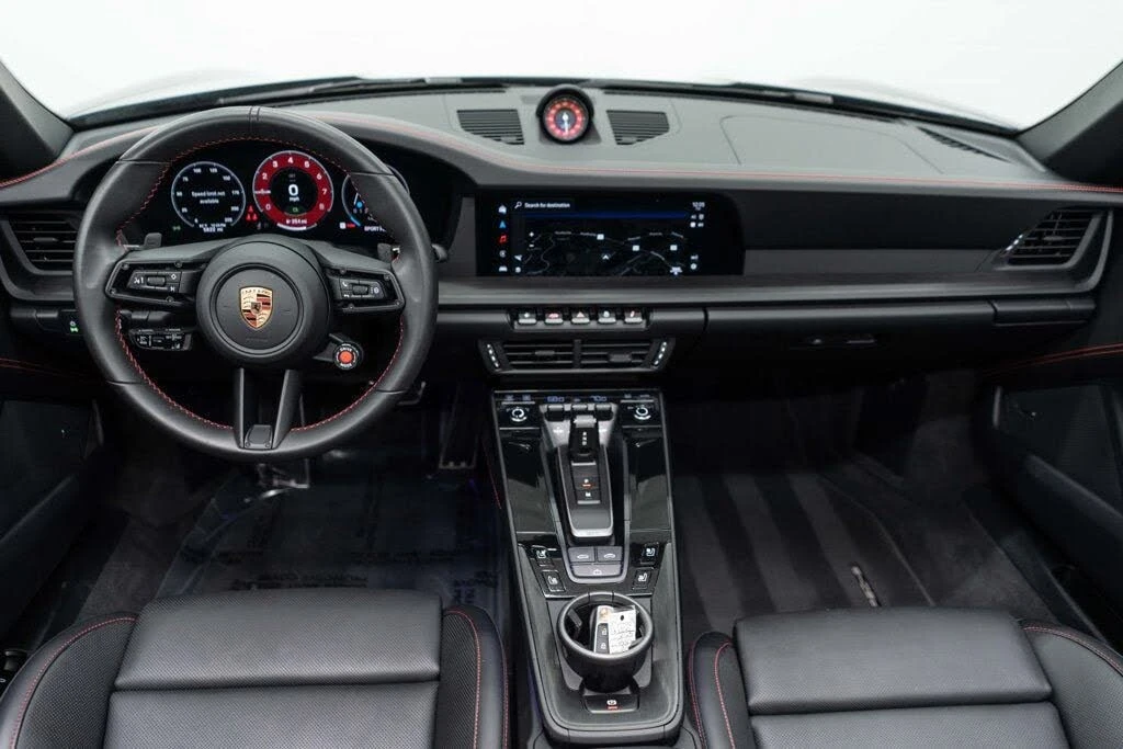2025 Porsche 911 - Image 10 of 31