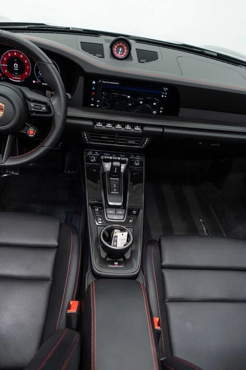 2025 Porsche 911 - Image 21 of 31