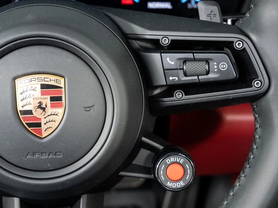 2025 Porsche 992 Carrera GTS - Image 11 of 31
