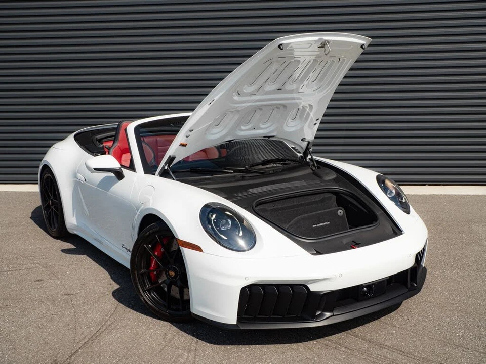 2025 Porsche 992 Carrera GTS - Image 28 of 31