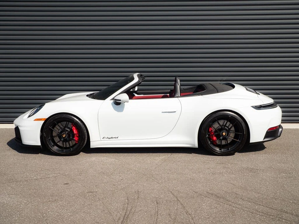2025 Porsche 992 Carrera GTS - Image 2 of 31