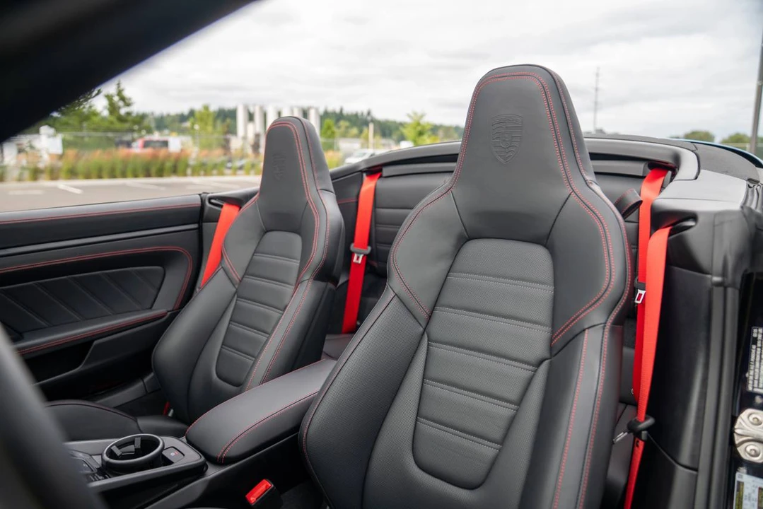 2025 Porsche 992 Carrera GTS - Image 5 of 5