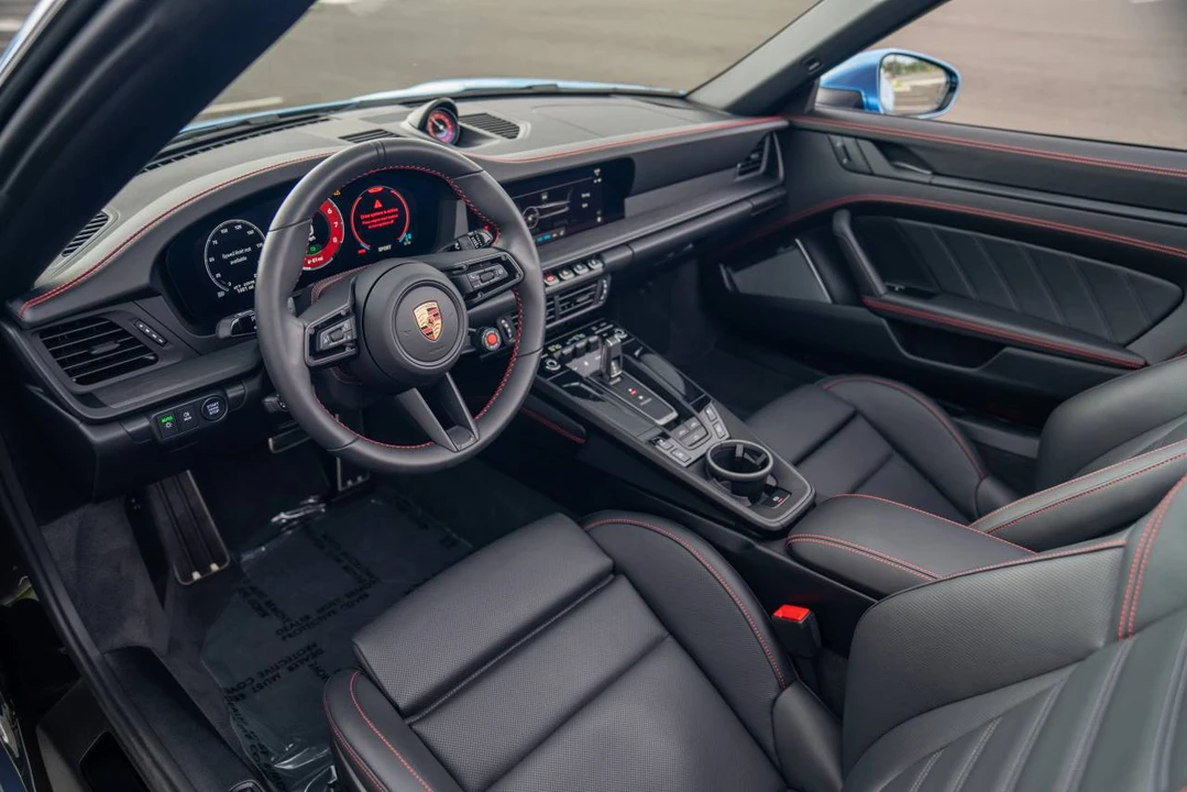 2025 Porsche 992 Carrera GTS - Image 4 of 5