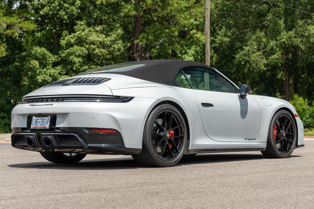 2025 Porsche 992 Carrera - Image 4 of 31